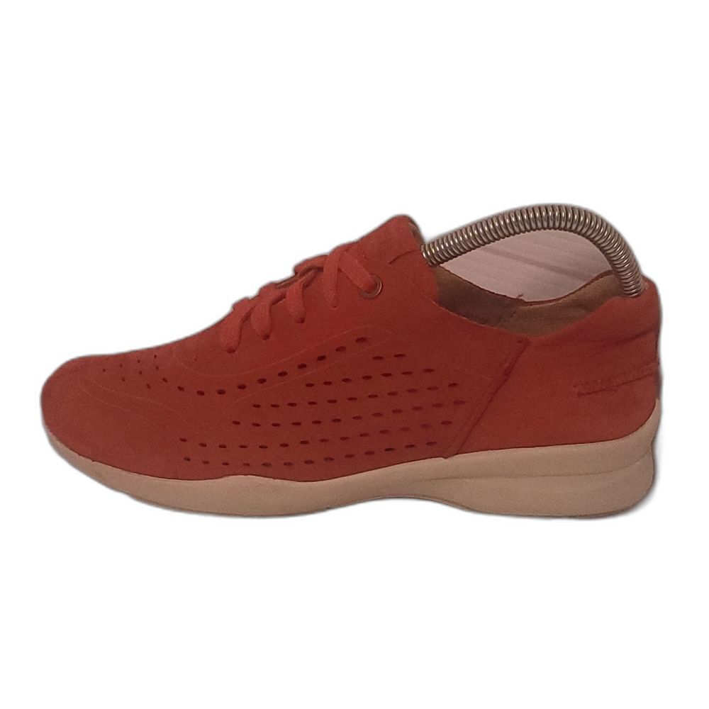 EARTH Serval Womens 8B Red Perforated Nubuck Sport Sneaker Vented Shoe